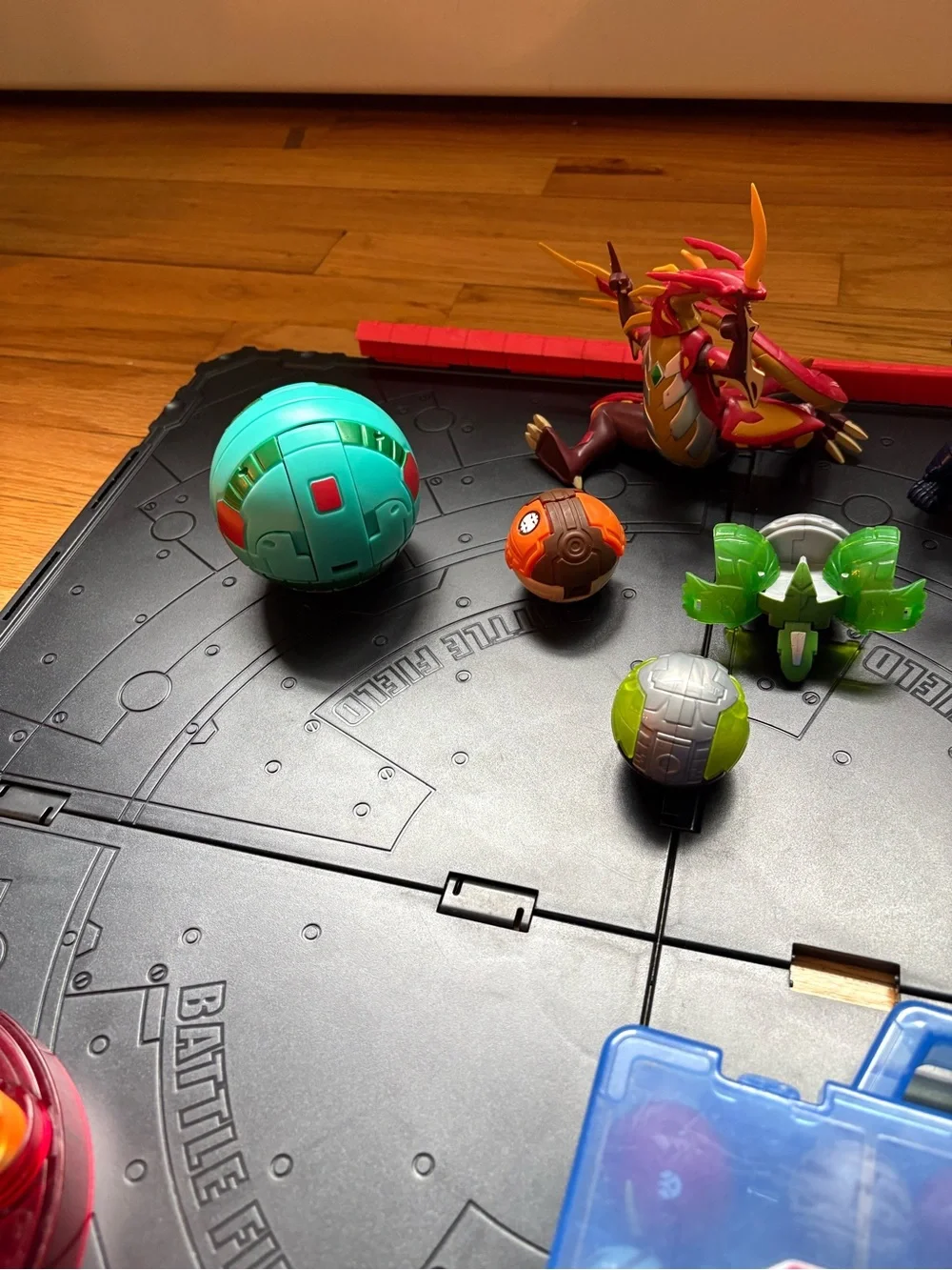 Sega Toys Bakugan Battle Arena Playset with Blue and Red Accessories